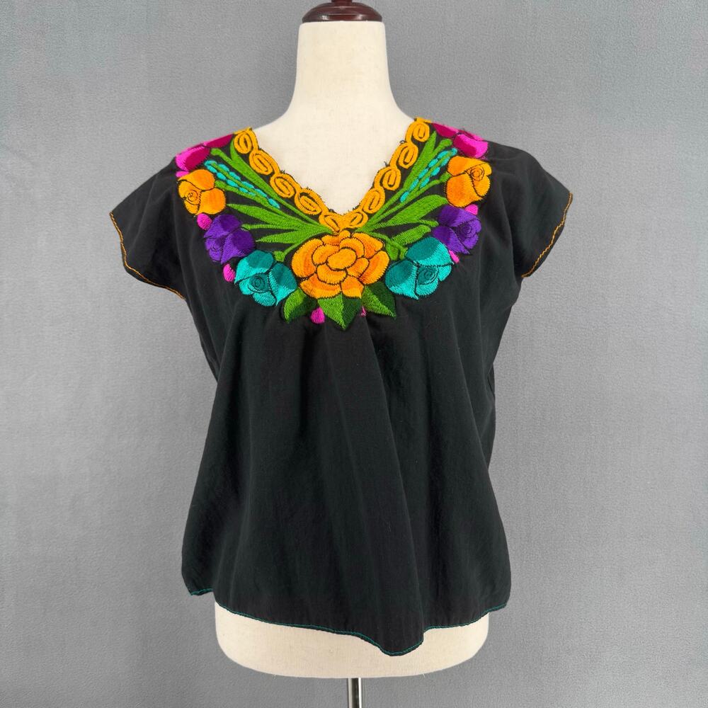 Mexican Embroidered Floral V‎ Neck Short Sleeve Shirt Womens S/M Black
